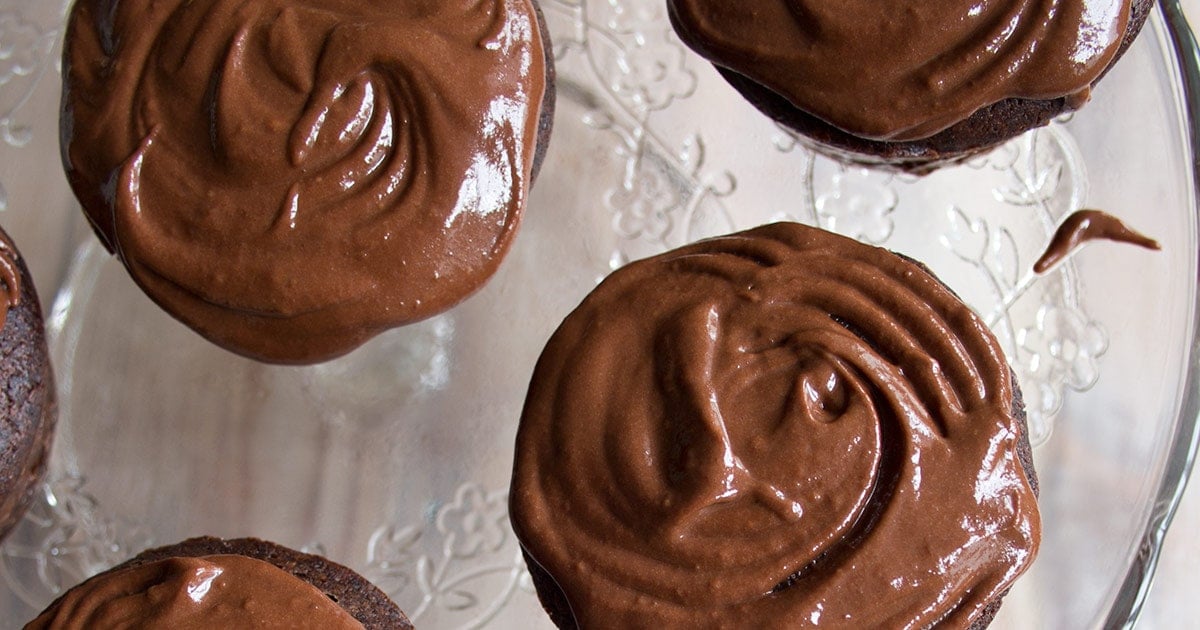 chocolate cupcakes with chocolate frosting