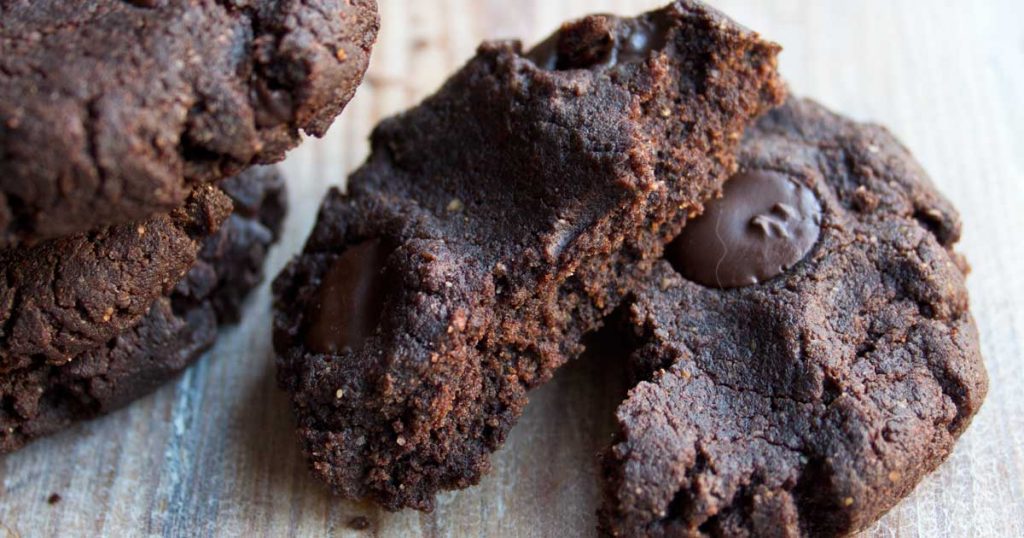 Moist and chewy, these almond butter brownie cookies are the most satisfying Keto chocolate cookies you'll ever try. Thick, fudgy and made with only 5 ingredients, this easy recipe is sugar free, gluten free and diabetic-friendly.