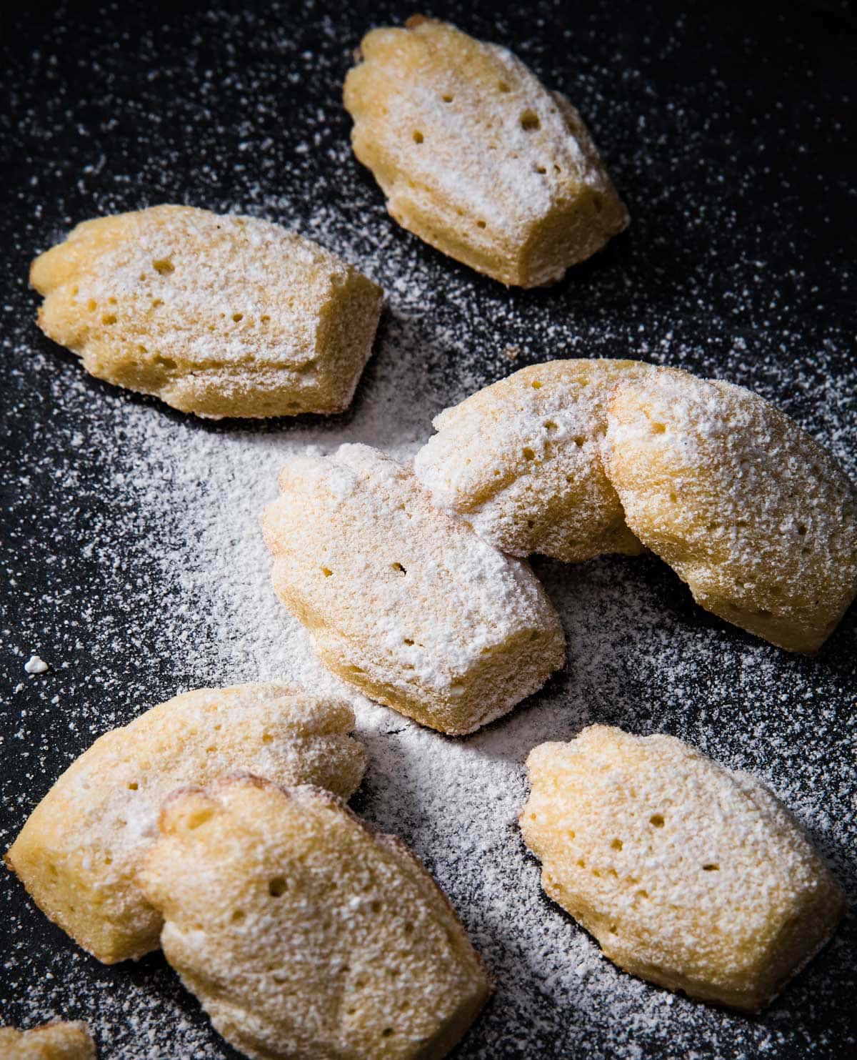 madeleines dusted with powdered sweetener