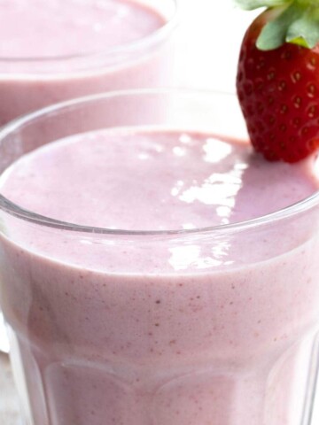 keto strawberry smoothie in a glass