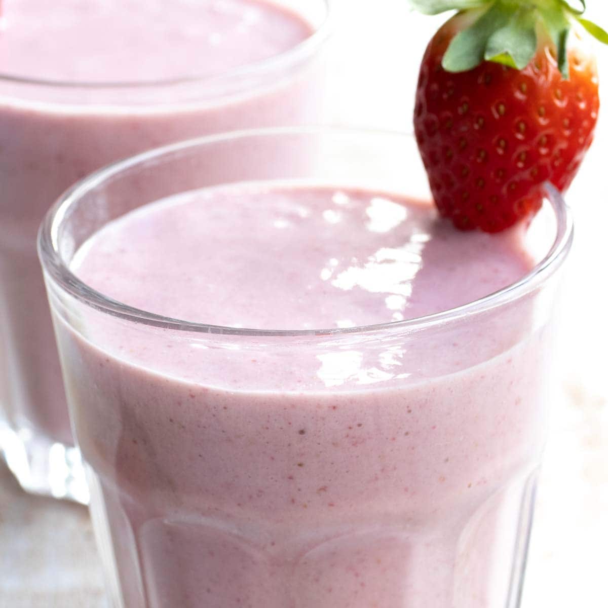 keto strawberry smoothie in a glass