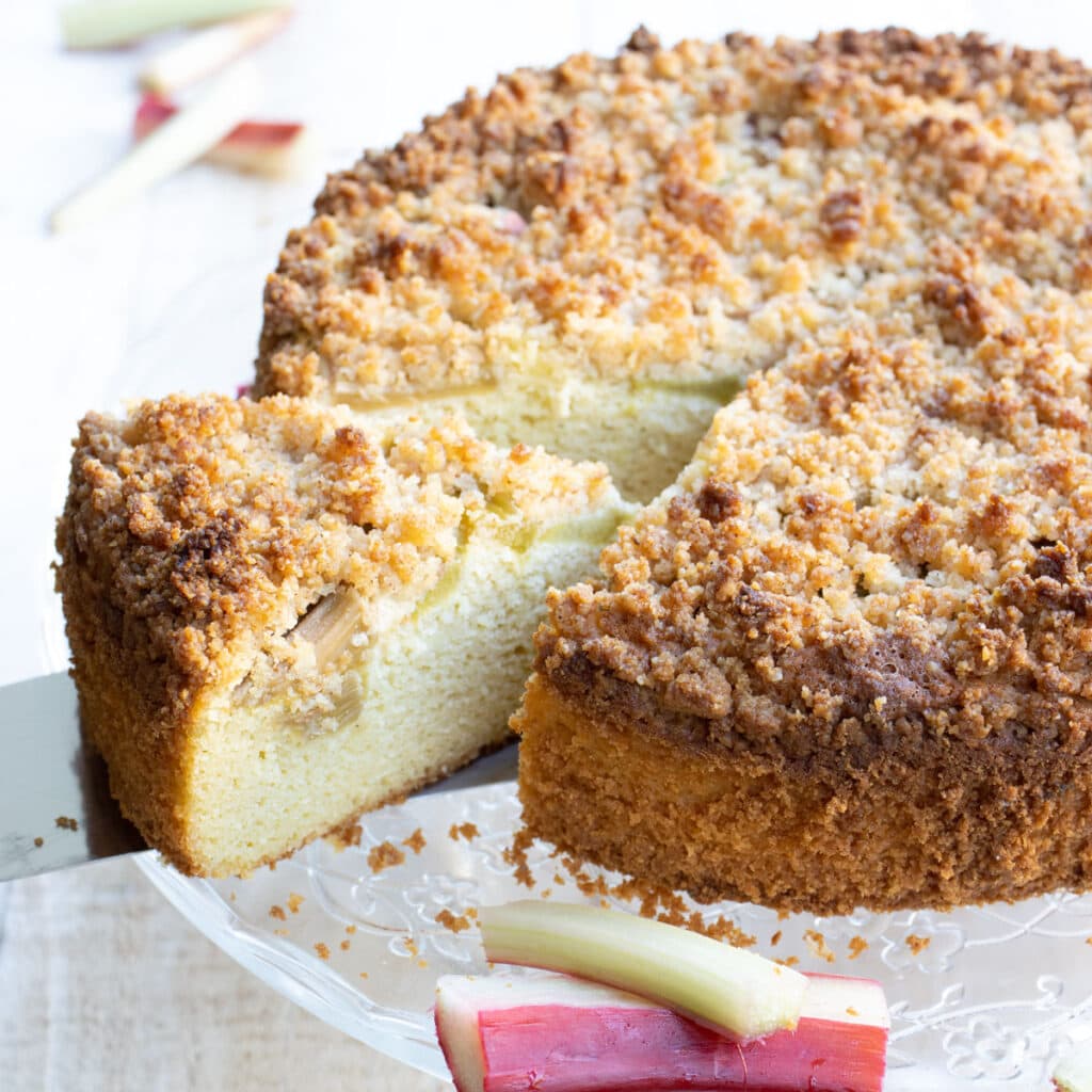 keto coffee cake with rhubarb and streusel