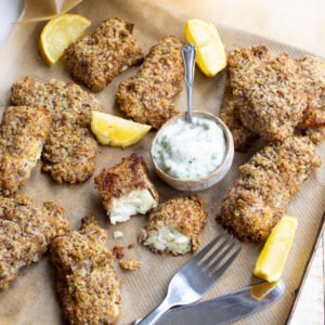 breaded fish nuggets with tartare sauce