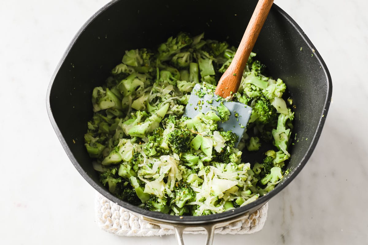 broccoli in a saucepan