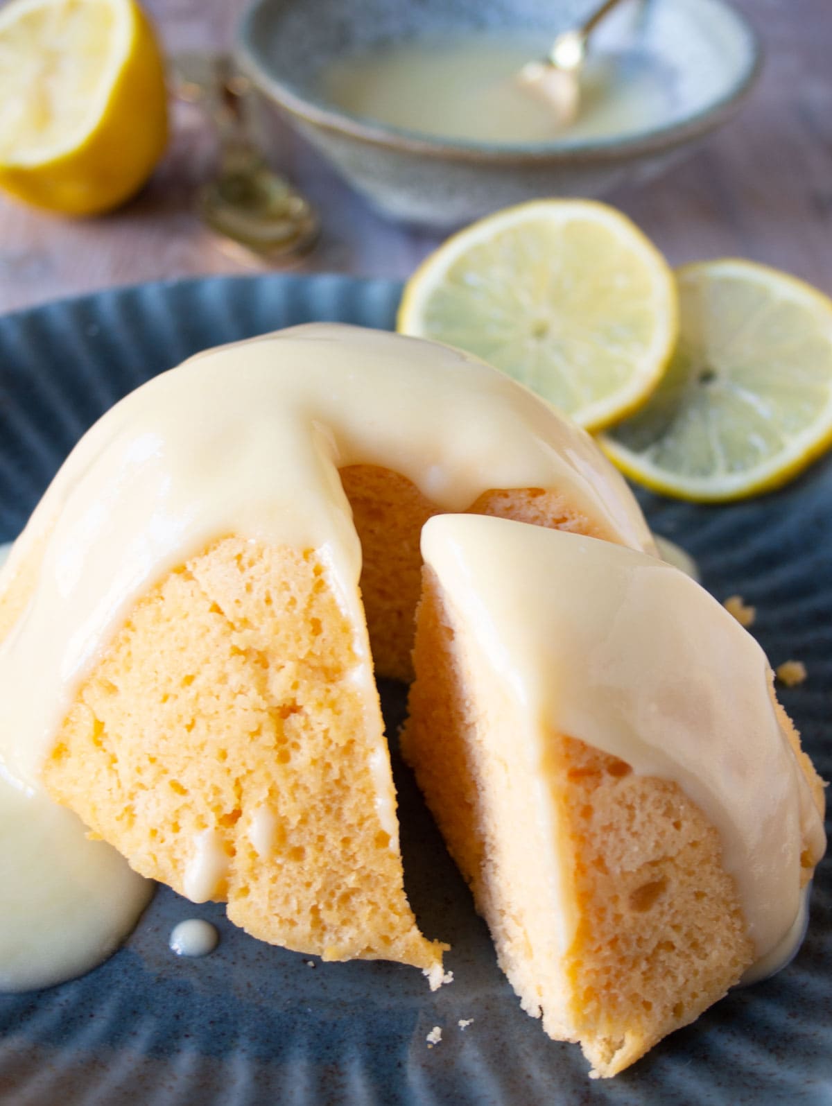 https://sugarfreelondoner.com/wp-content/uploads/2022/12/keto-lemon-mug-cake-sugar-free.jpg