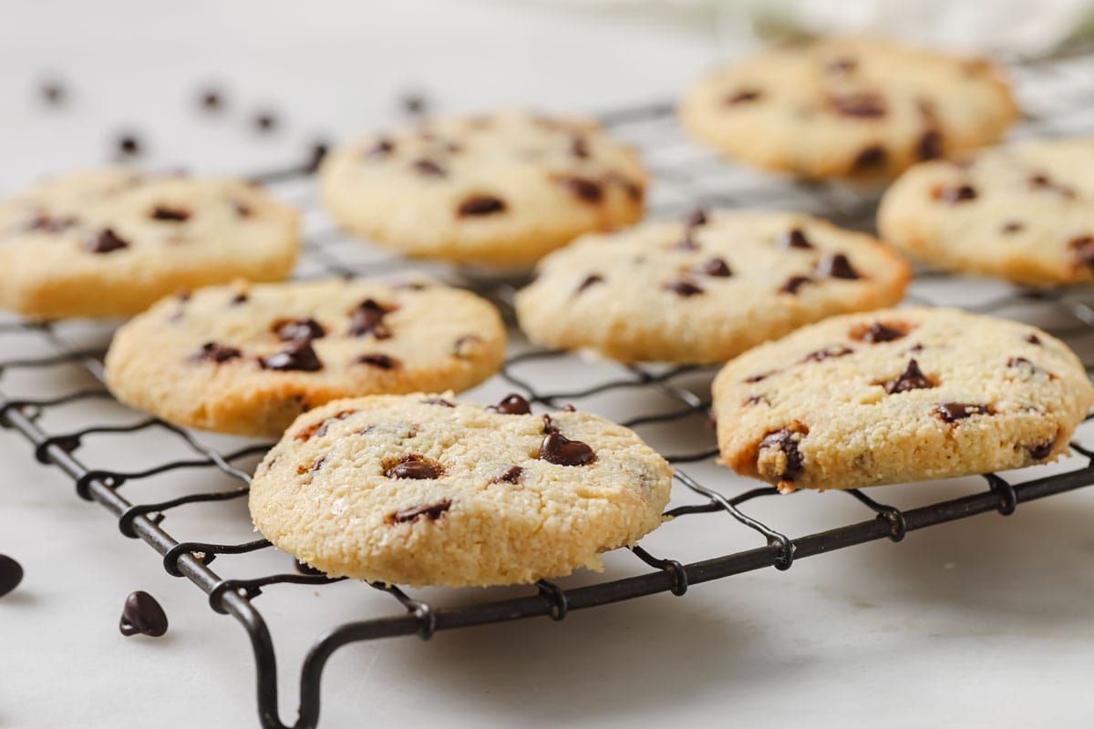 Baked cookies on a cooling rack.